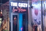 THE COZY BAR LIVE MUSIC tuyển lễ tân, phục vụ & CSKH làm tại Q1